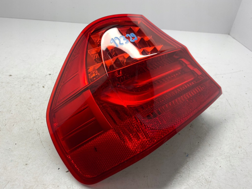 фото №1, Bmw 3 e90 lift lci лампа левая задняя 7154153