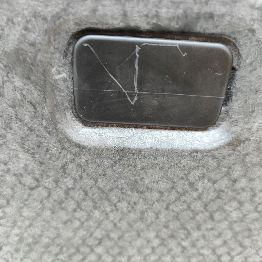 фото №5, Toyota auris e180 2013 обшивка багажника