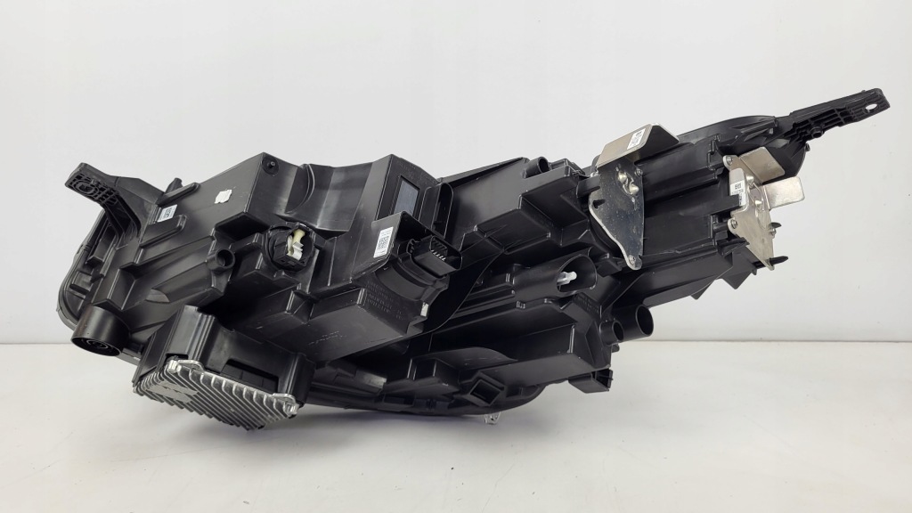 -фара фара передняя правый  ford kuga mk3 рестайлинг  24- full led с Разборки