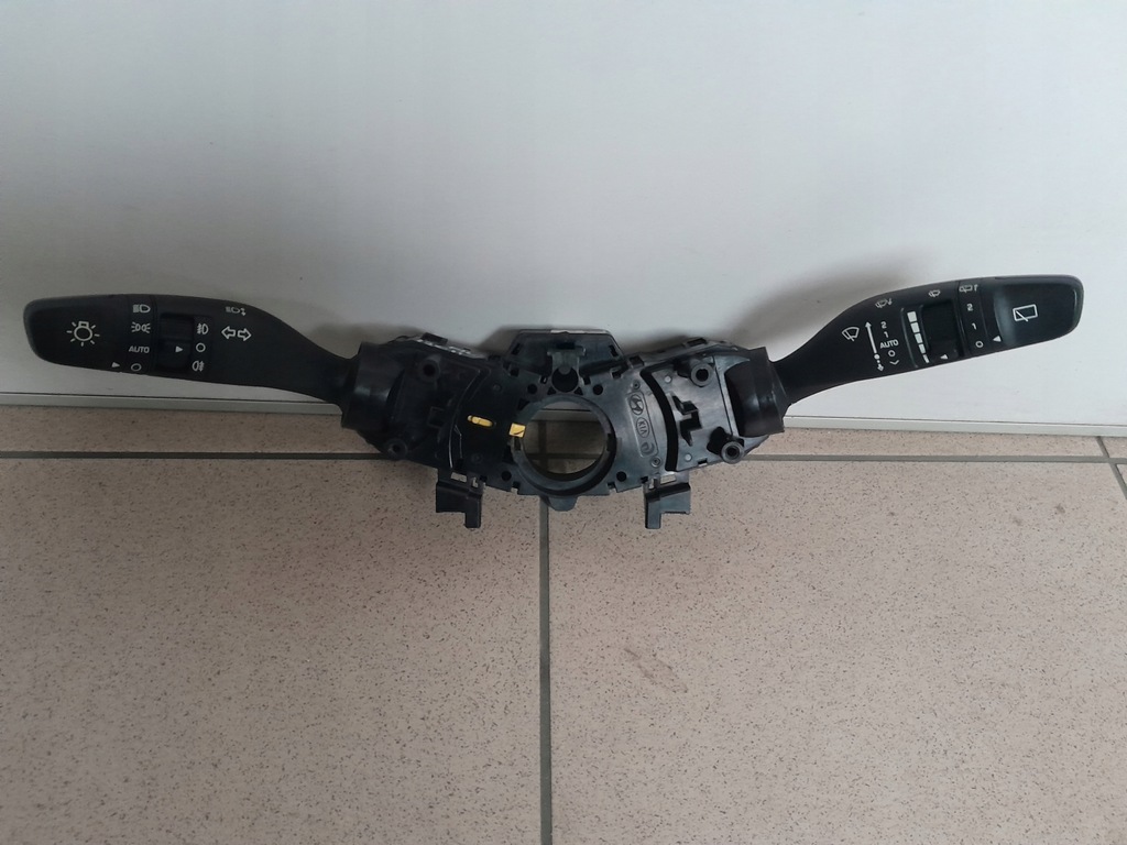 фото №1, Hyundai i20 ii 2018 переключатель света дворники