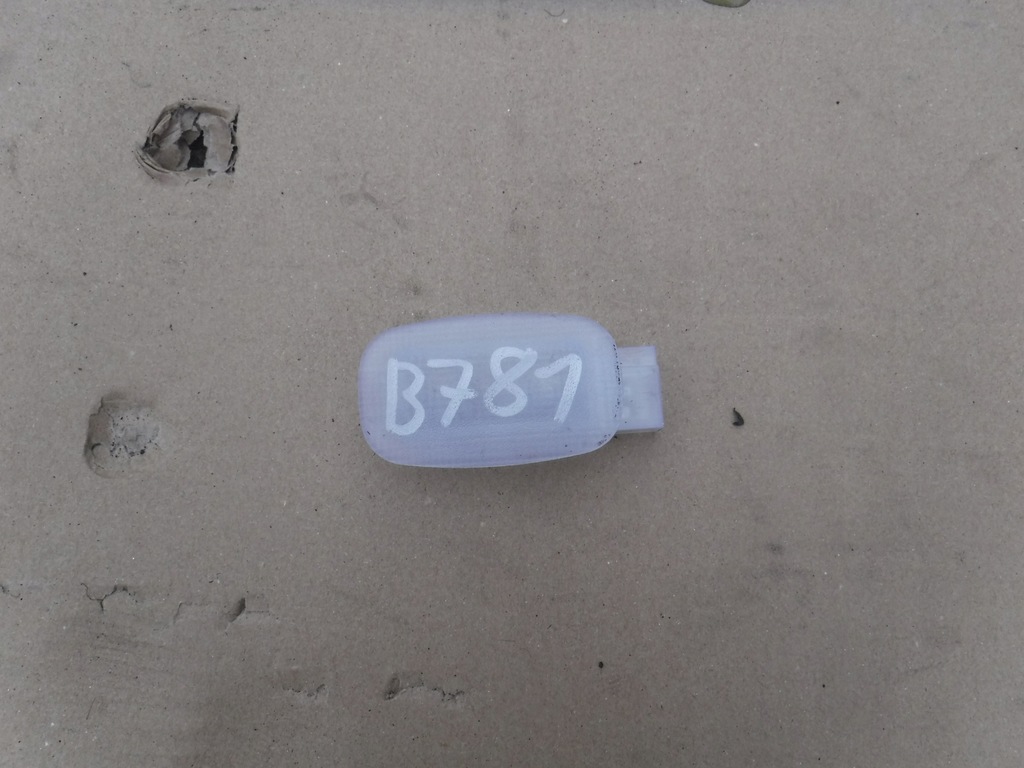 фото №1, Лампа освітлення кабіни mercedes w203 2088200501