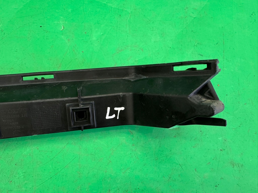 фото №10, Направляющая кронштейн бампера левый задний задняя 30676205 30655998 volvo s40 ii 04-