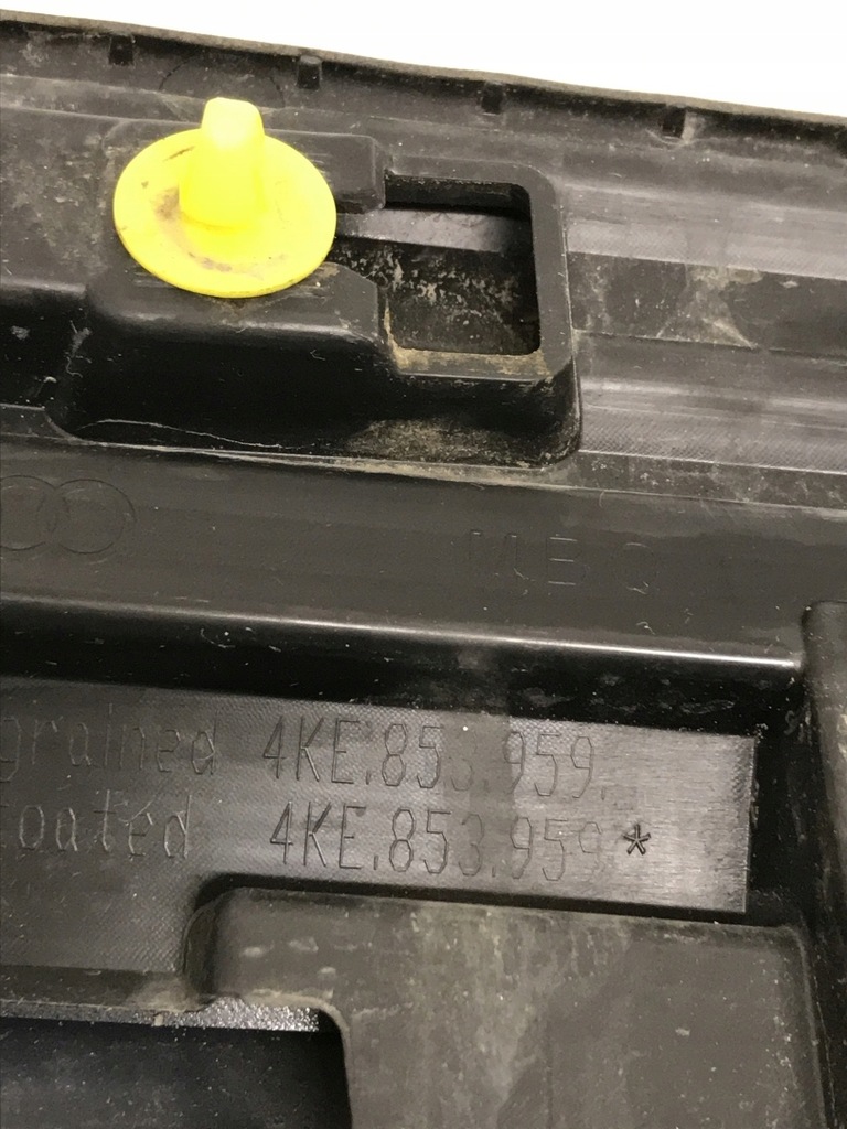 фото №12, Молдинг na дверь левая перед audi e-tron etron 4ke