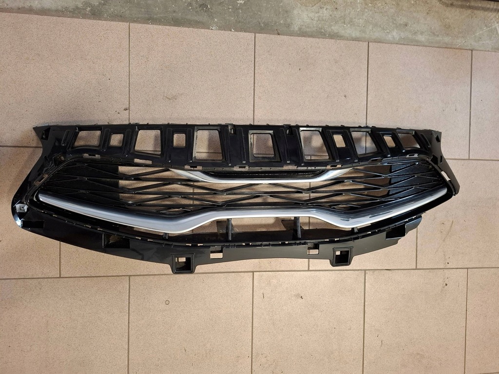 фото №1, Kia ceed iii 19- решётка радиатора перед 86351-j7db0