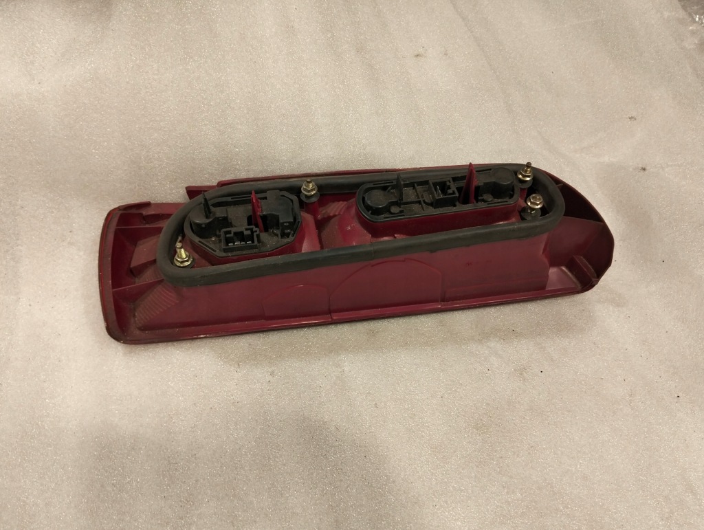 Alfa romeo 146 фара задний правый  37180748 Доставка