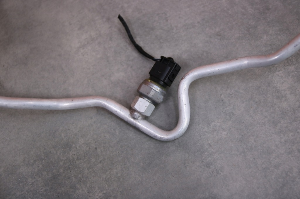 фото №10, Bmw f40 f44 f45 x1 f48 x2 f39 трубка шланг wąż кондиціонера 6805436