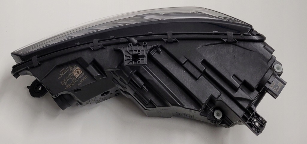 Audi a4 b9 рестайлінг  full led matrix фара праві фара оригінал Зі Шроту