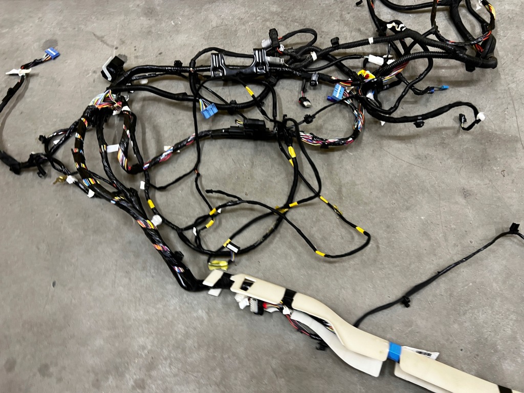 фото №3, Електропроводка електрична джгут головна салону ліва tesla model 3 przedlift