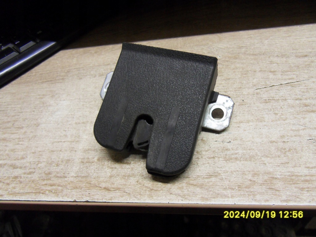 фото №9, Замок крышки багажника vw polo iv 9n 6q6827505e