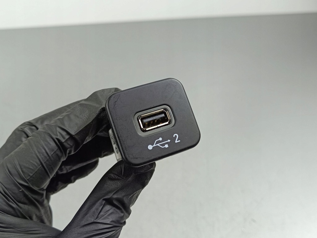 Купить 2022 jeep wrangler разъём usb 7cd16dx9aa