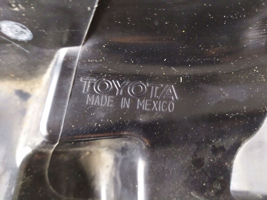 Фара правий toyota tundra 2 811100c130 Доставка