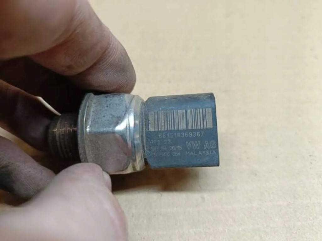 фото №4, Датчик тиску пального skoda rapid golf vii 04l906054 tdi