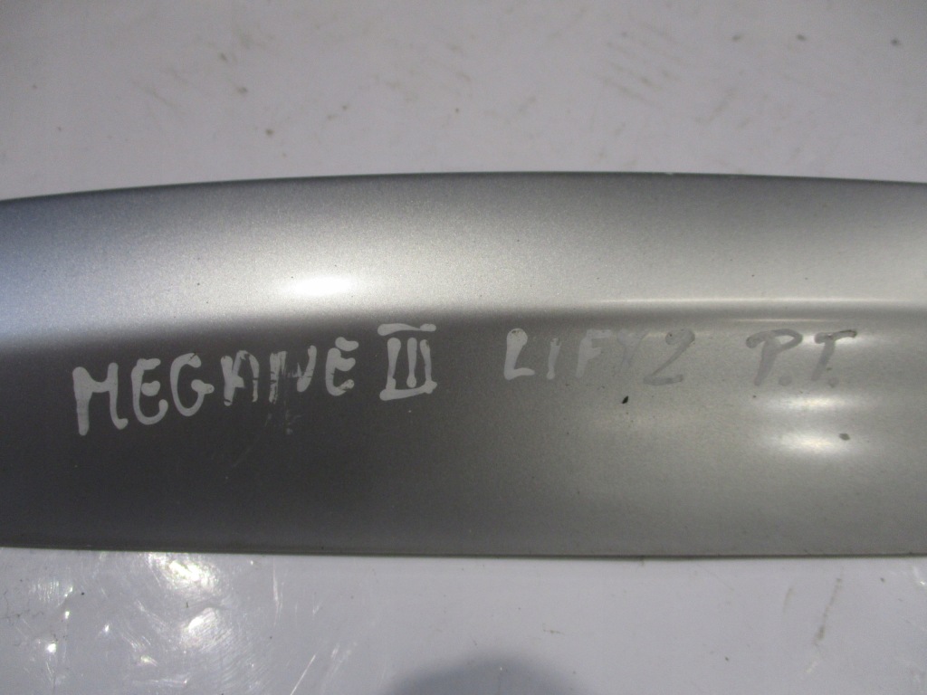 Заглушка накладка рейлінг задні правий renault megane 3 рестайлінг  універсал 13-16 в Україні