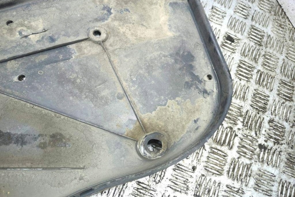 Правая накладка подвеска lexus is 3 _e3_ 5840153070 2.5l 2015 Оригинал