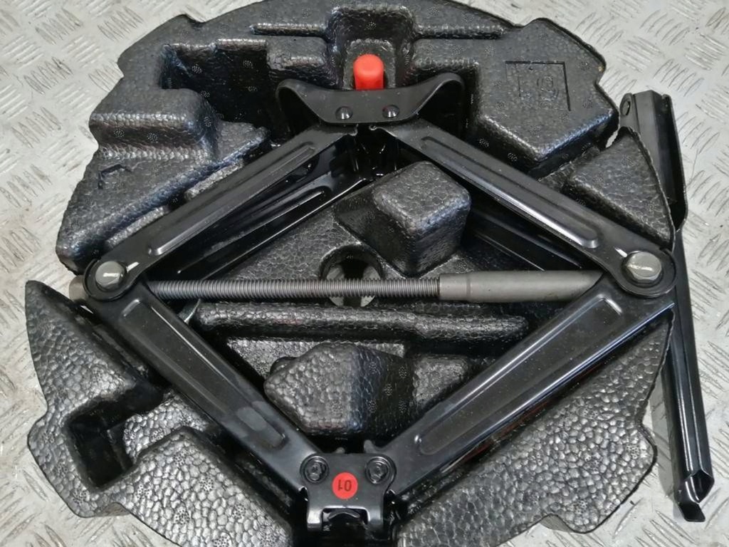 фото №2, Chevrolet trax домкрат набір ремонтний