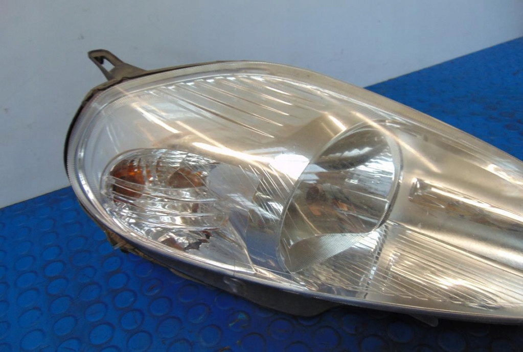 фото №2, Fiat grande punto фара правий