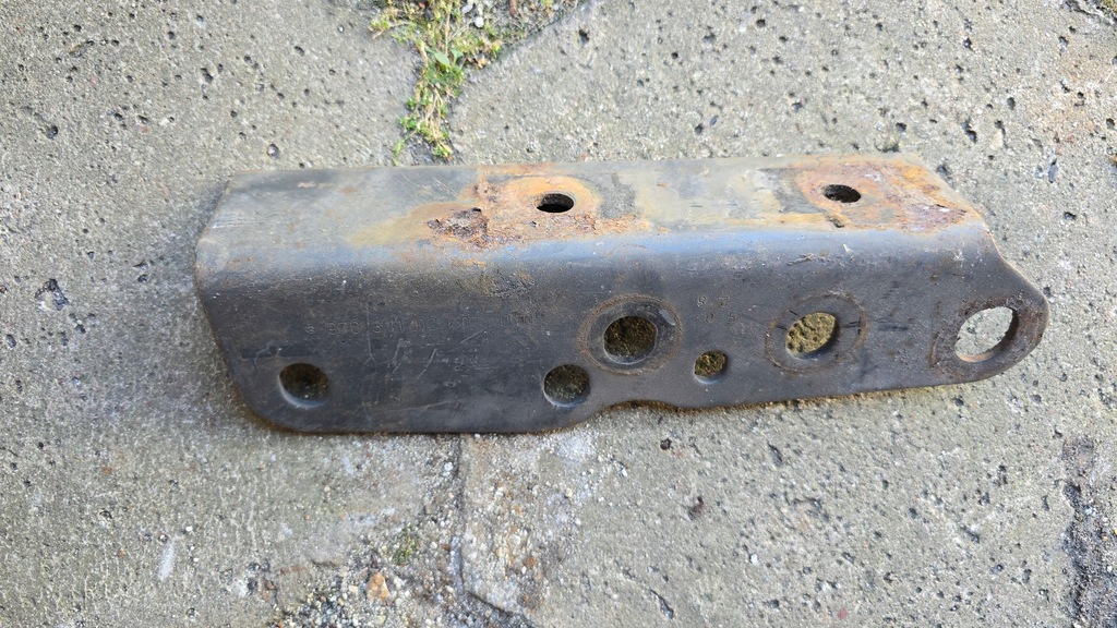 фото №1, Atego кронштейн основание рессора лапы опрокидывания кабины кронштейн рамы