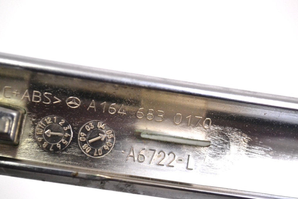 фото №5, Mercedes w164 ml 2005 rhd молдинг декоративная консоли центральной