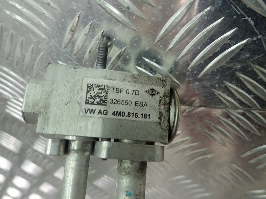 фото №2, Audi a8 4n d5 трубка wąż кондиционера 4m0816181