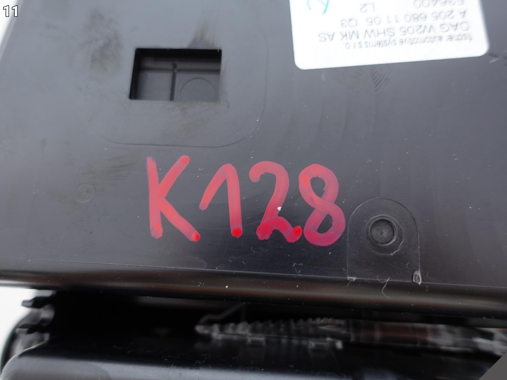 фото №12, Mercedes c-klasa w205 glc бардачок панель средний