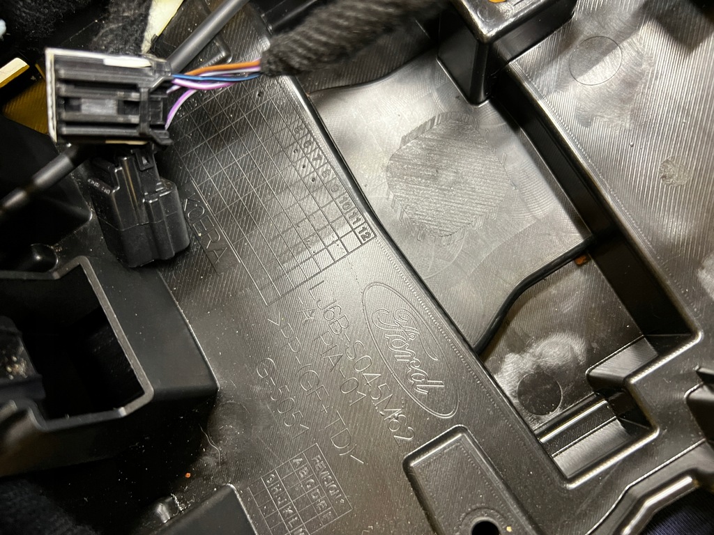 фото №8, Підлокітник бардачок тунель середній ford escape mk4