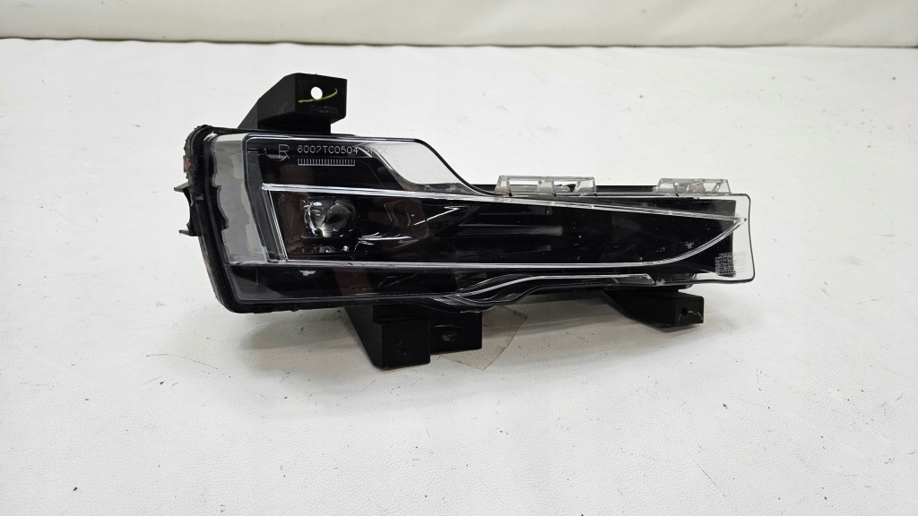 Протитуманна фара led правий tesla model 3 1077396-00-d Доставка