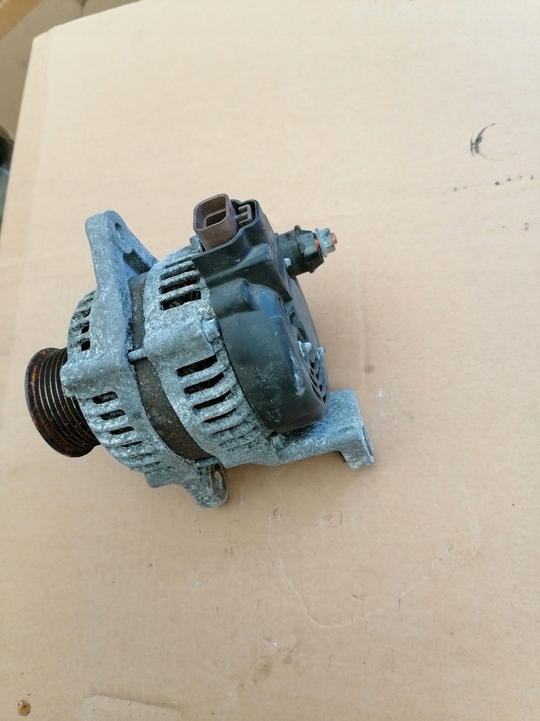 фото №1, Генератор isuzu d-max 2,5 ditd 8982290711