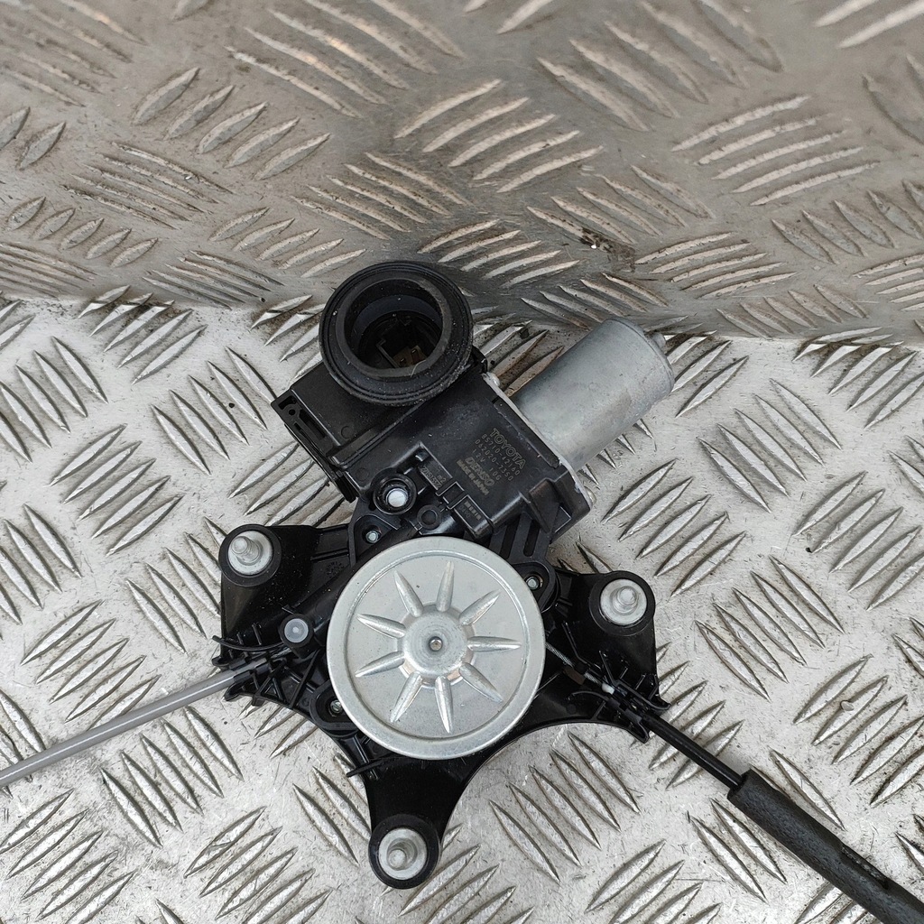 фото №7, Toyota bz4x 2024 перед сторона правая электрический подъемник стекло дверь