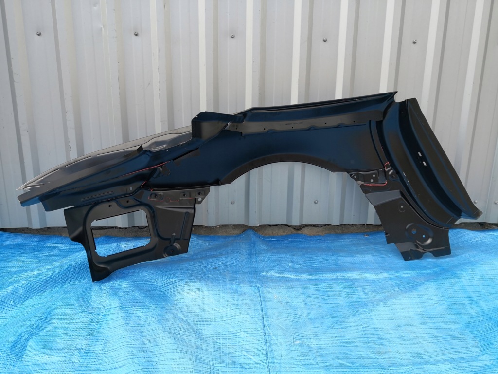 Mercedes amg gtr gtc roadster 190 крыло левый задний Доставка