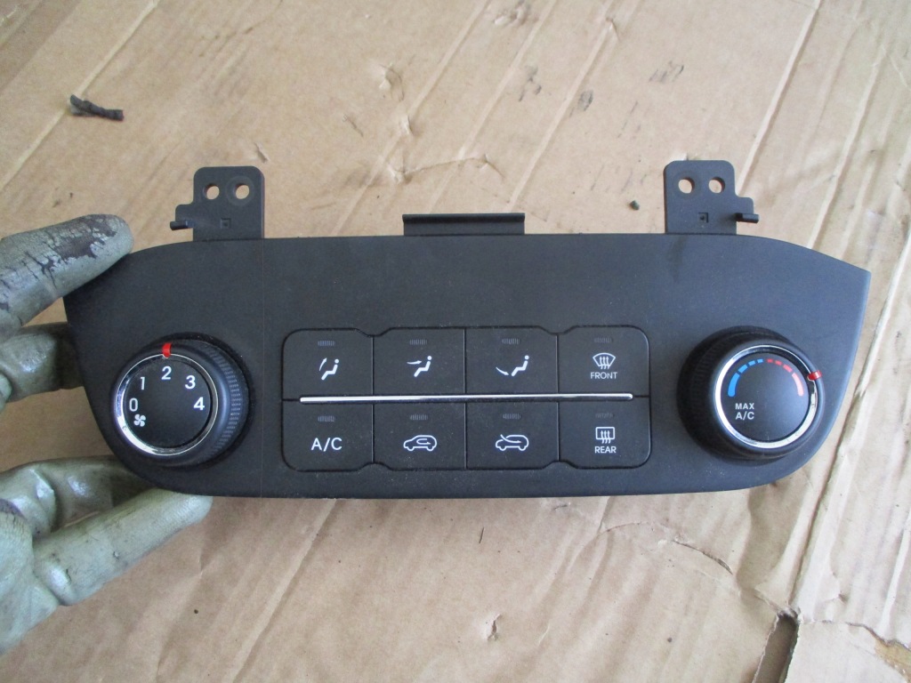 фото №1, Sportage iii панель кондиціонера 97250-3u001
