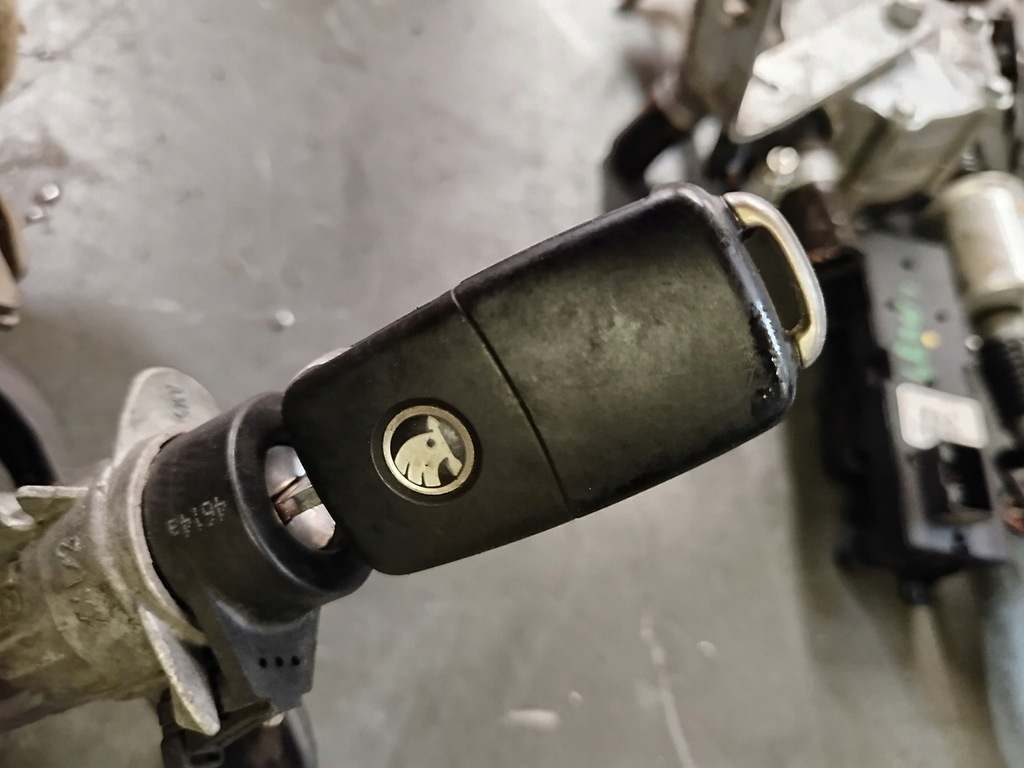 фото №5, Ключ замок запалювання skoda roomster 3t0837202l