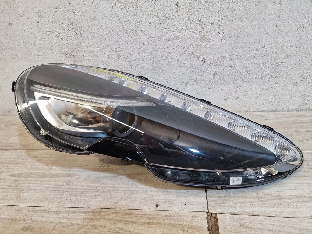 фото №1, Лампа права перед aston martin rapid ad43-13w029-bb