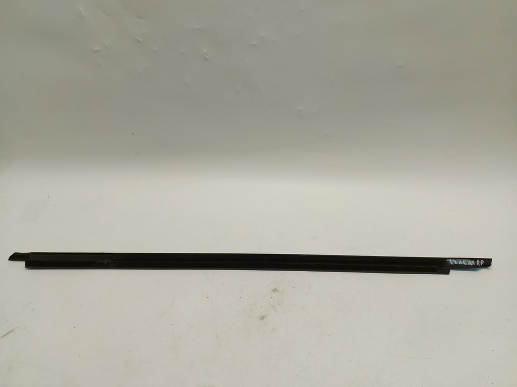 фото №5, Bmw ix1 x1 u11 молдинг уплотнитель дверь перед правая 9451534