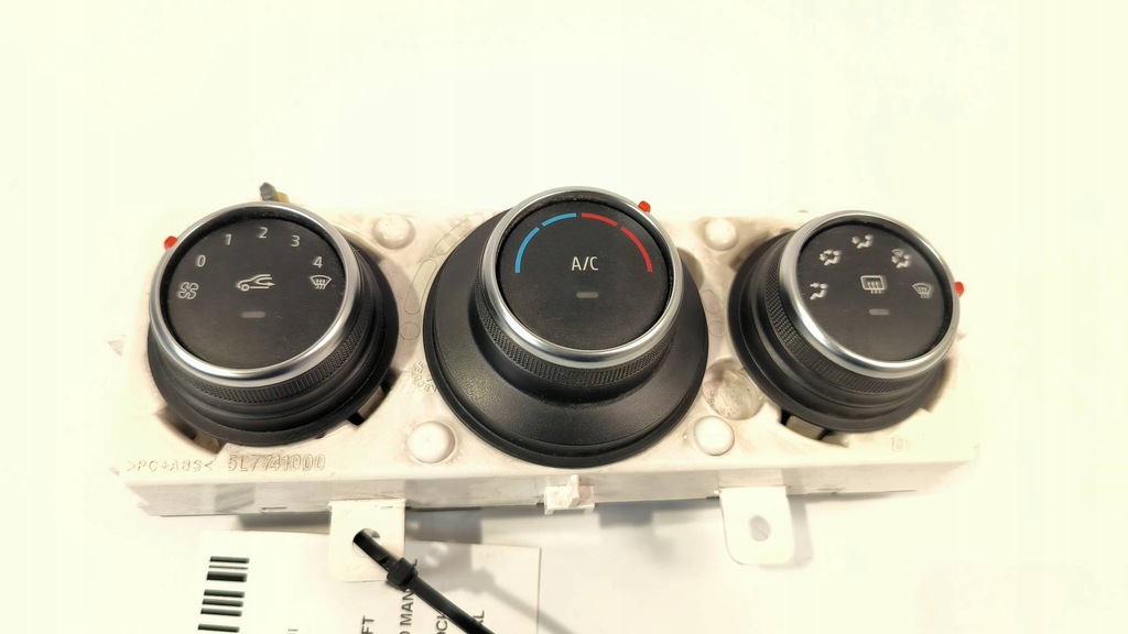 фото №1, Панель кондиционера 275106521r renault master iv lift