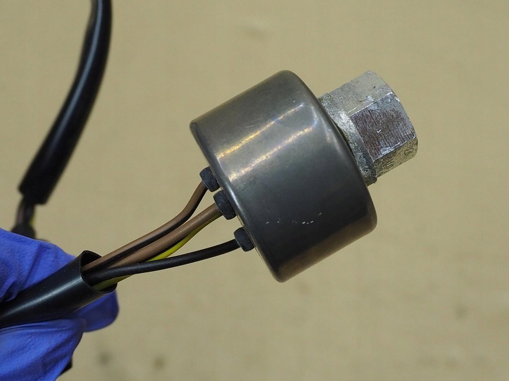 фото №8, Датчик давления кондиционера ford 95gw19d566aa