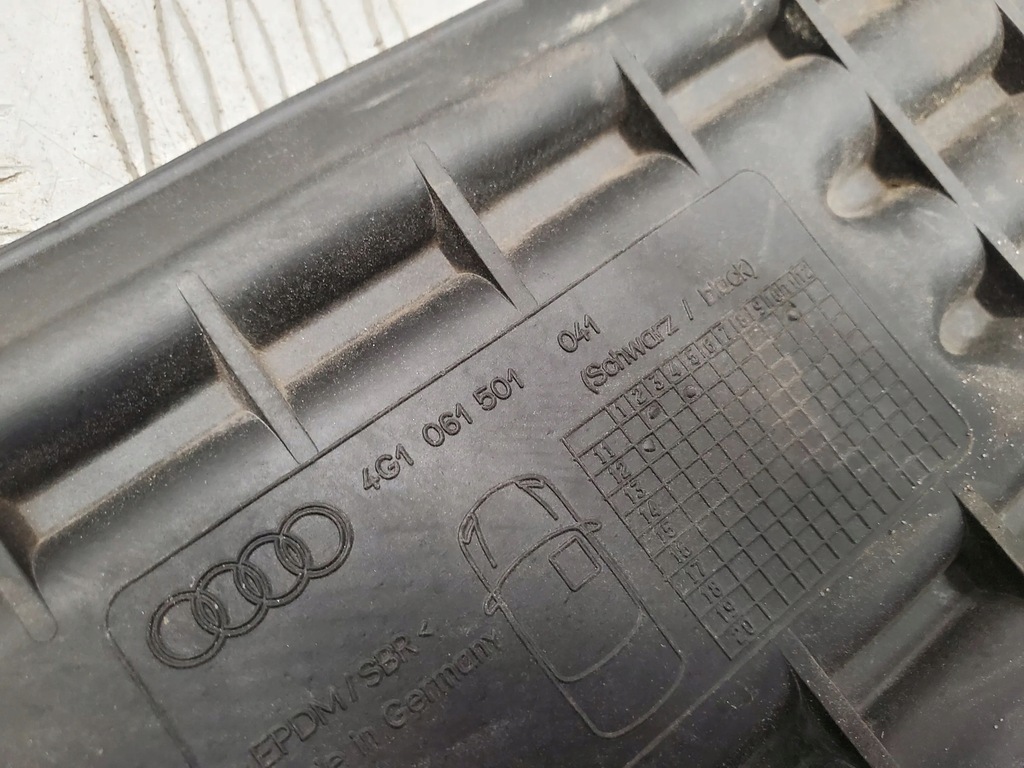 фото №5, Audi a6 s6 c7 4g 4g1061501 перед сторона правая обшивка