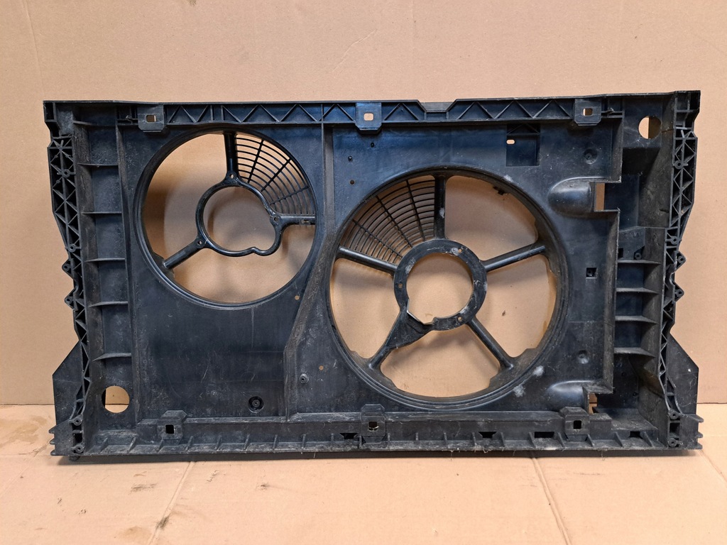 фото №2, Корпус вентиляторов renault master ii 2.5d 7700308311