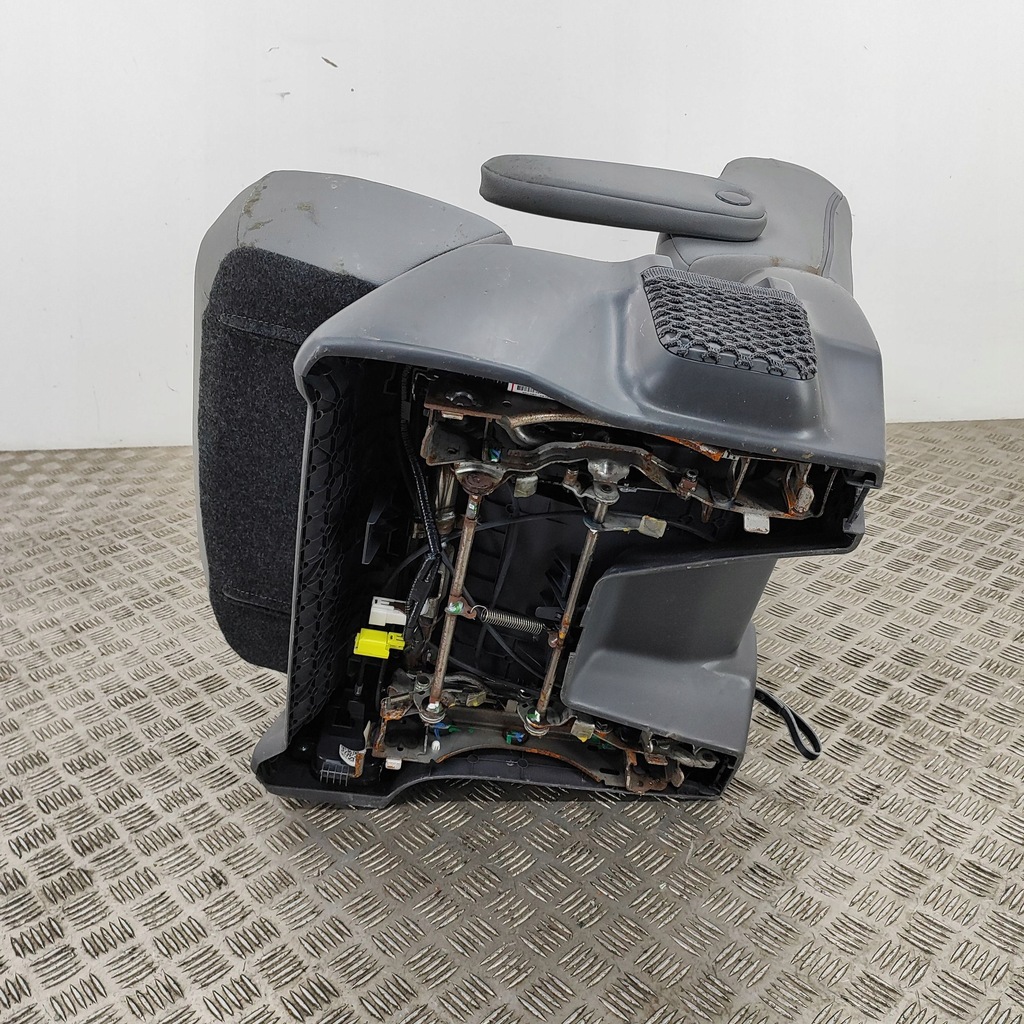 фото №5, Toyota sienna xl40 iv 2020 сиденье задний