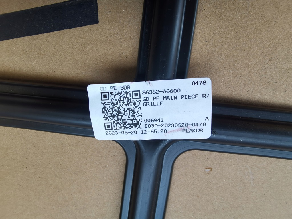 фото №12, Hyundai i30 ii - nowa решётка бампера передний