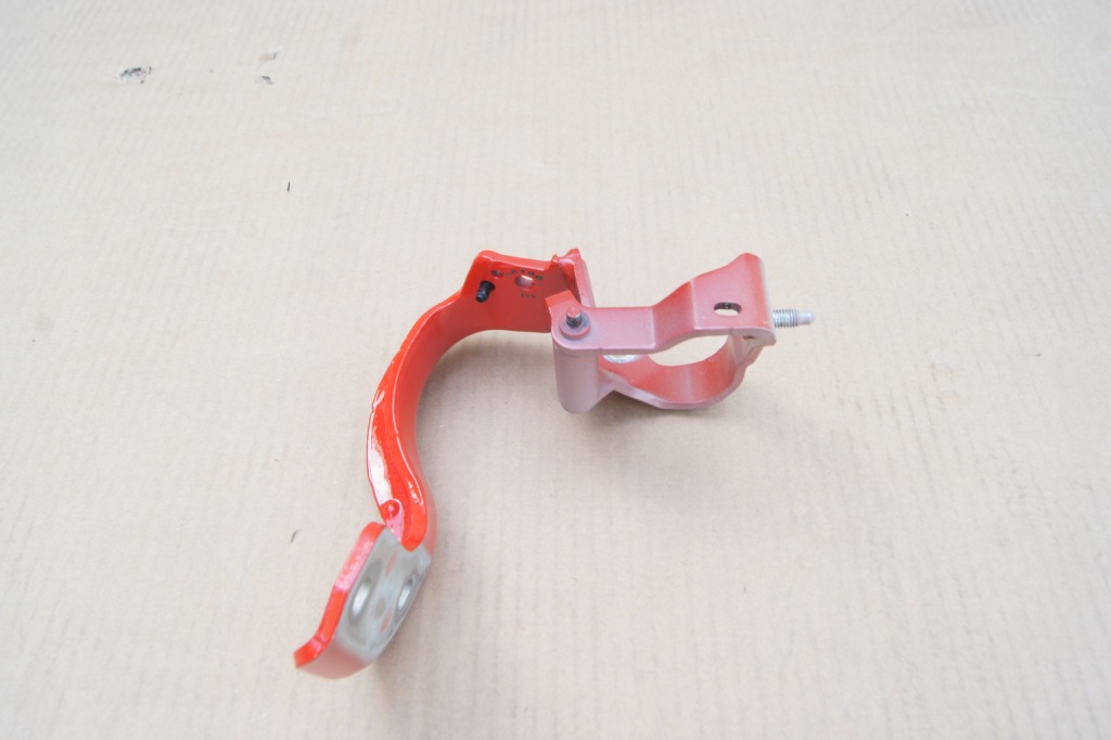 фото №1, Gd audi a6 avant петля крышки багажника 4g9827300