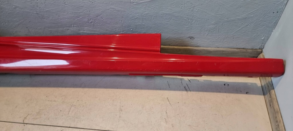 Поріг правий ferrari california f149 Доставка