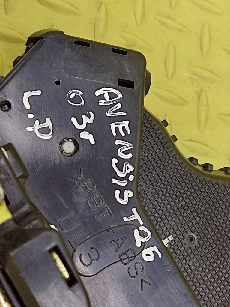 фото №6, Toyota avensis t25 замок двері лівий перед