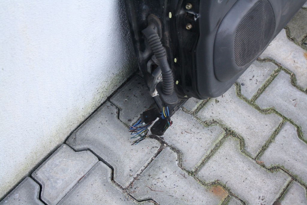 фото №14, Дверь правый перед mitsubishi pajero sport shogun ii чёрные