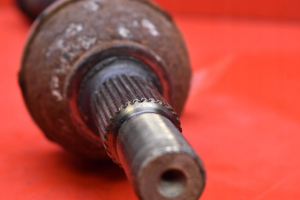 Приводной вал левая задний  автоматическая коробка передач 1188165-99-a tesla model y 60 kwh 299 km 20- с Разборки