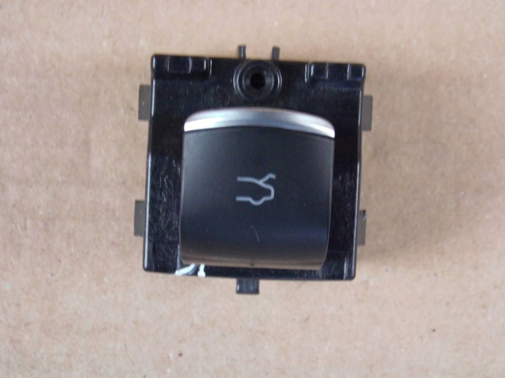 фото №1, Alfa romeo stelvio переключатель открывания крышки