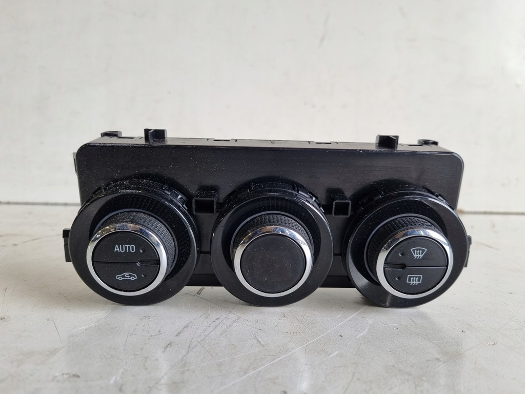 фото №1, Opel adam corsa e панель кондиціонера 13460253