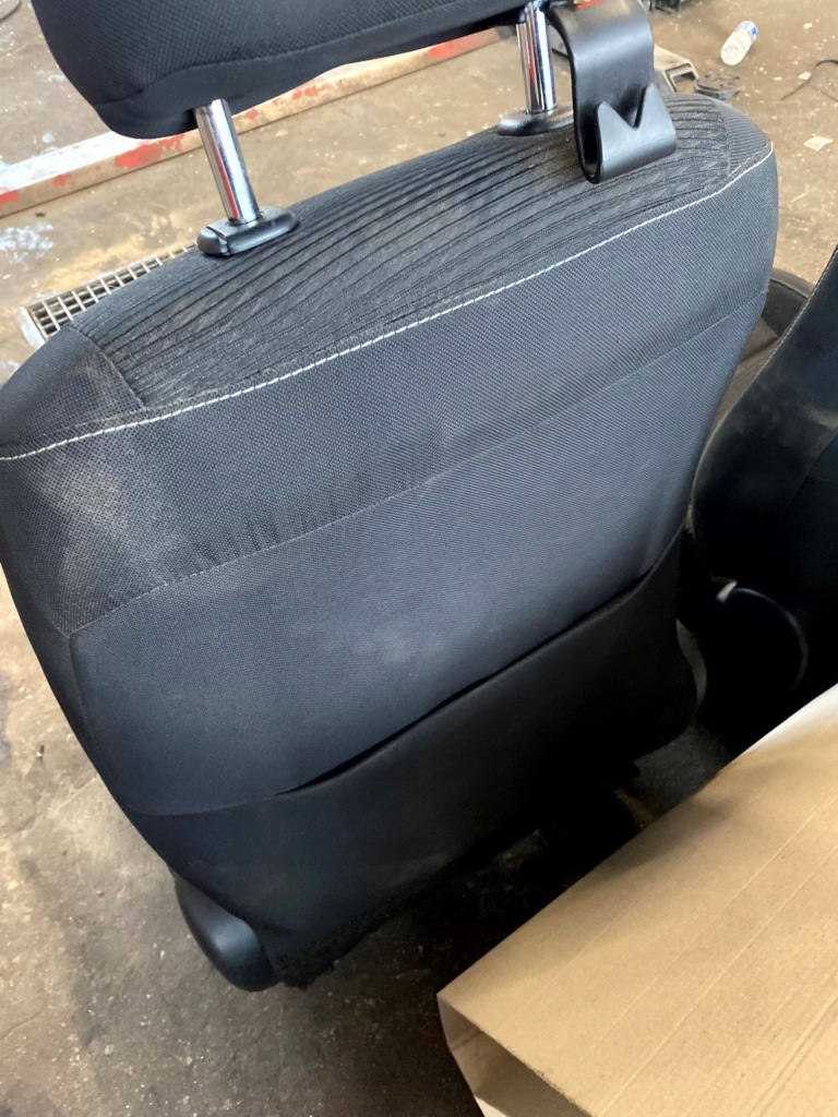 фото №8, Підголівник заднє сидіння задня задня 1,5 кабіни лавка спинка toyota hilux 8 viii 15-