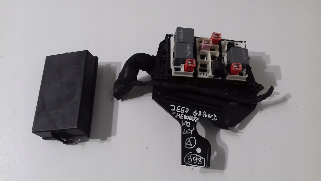 фото №1, Коробка запобіжників jeep grand cherokee wk2 3.0