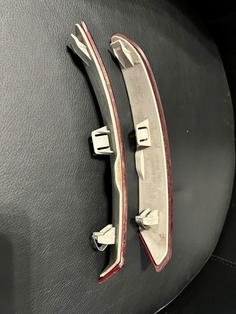 фото №2, Отражатель бампера правый задняя bmw 5 gt f07 2012r.