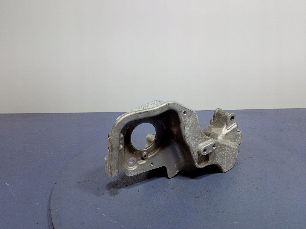 фото №1, Volvo xc60 ii 2.0 d3 кронштейн двигуна 31480996 d4204t4